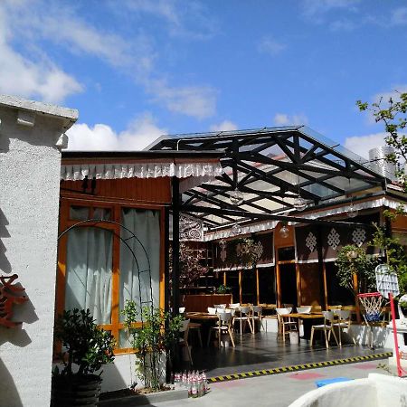 Huksum House Apartment Deqen Екстериор снимка