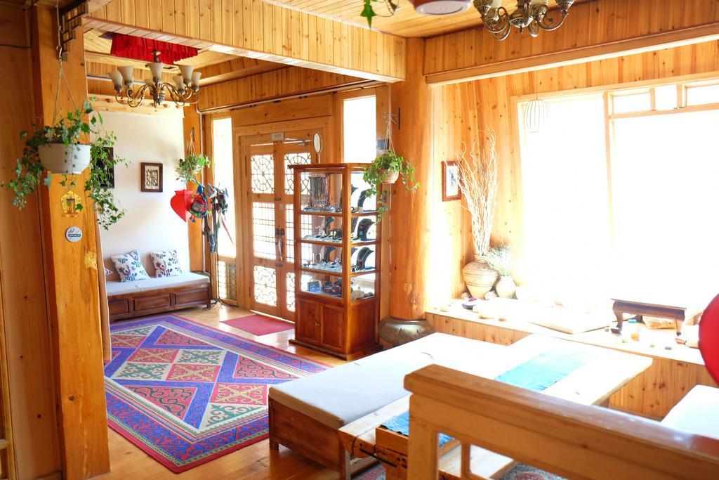 Huksum House Apartment Deqen Екстериор снимка