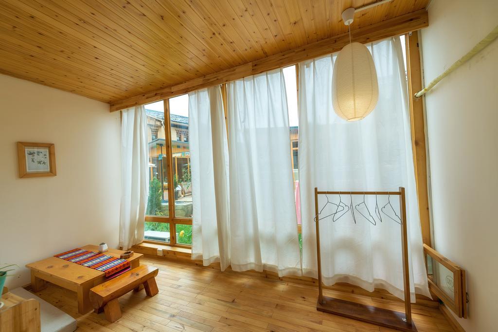 Huksum House Apartment Deqen Екстериор снимка